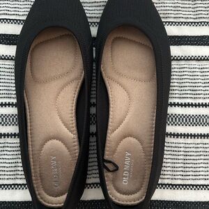 Old Navy Women's Black Textured Flats